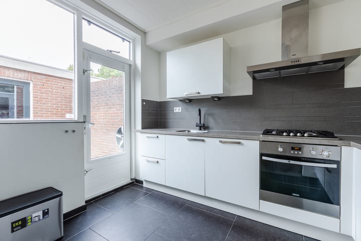 Photo 5 of Kanunnik van Osstraat 30