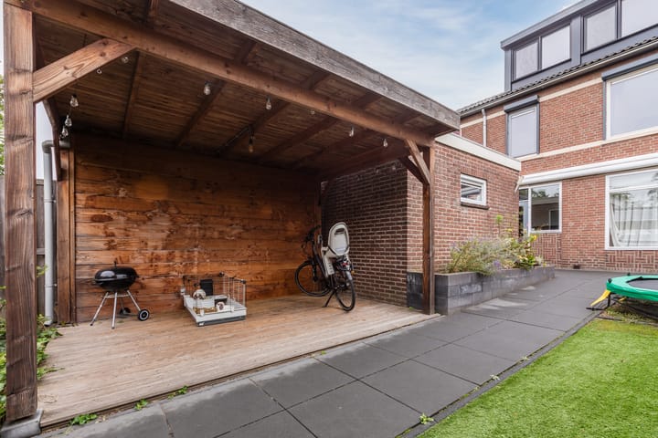 Photo 2 of Kanunnik van Osstraat 30