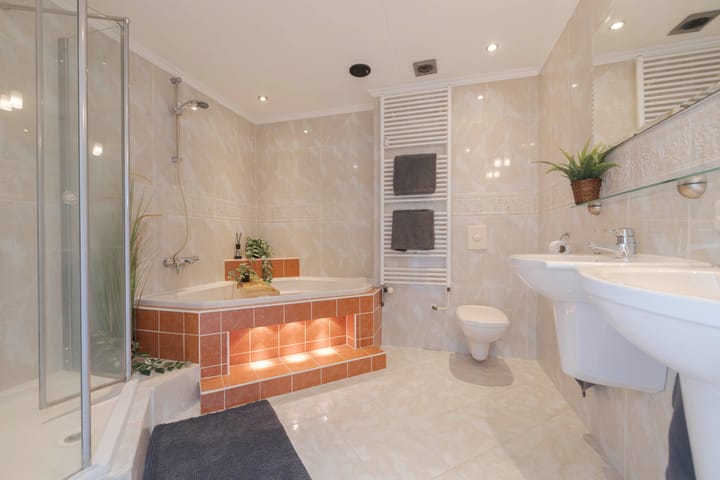 Photo 4 of Hanzestraat 126