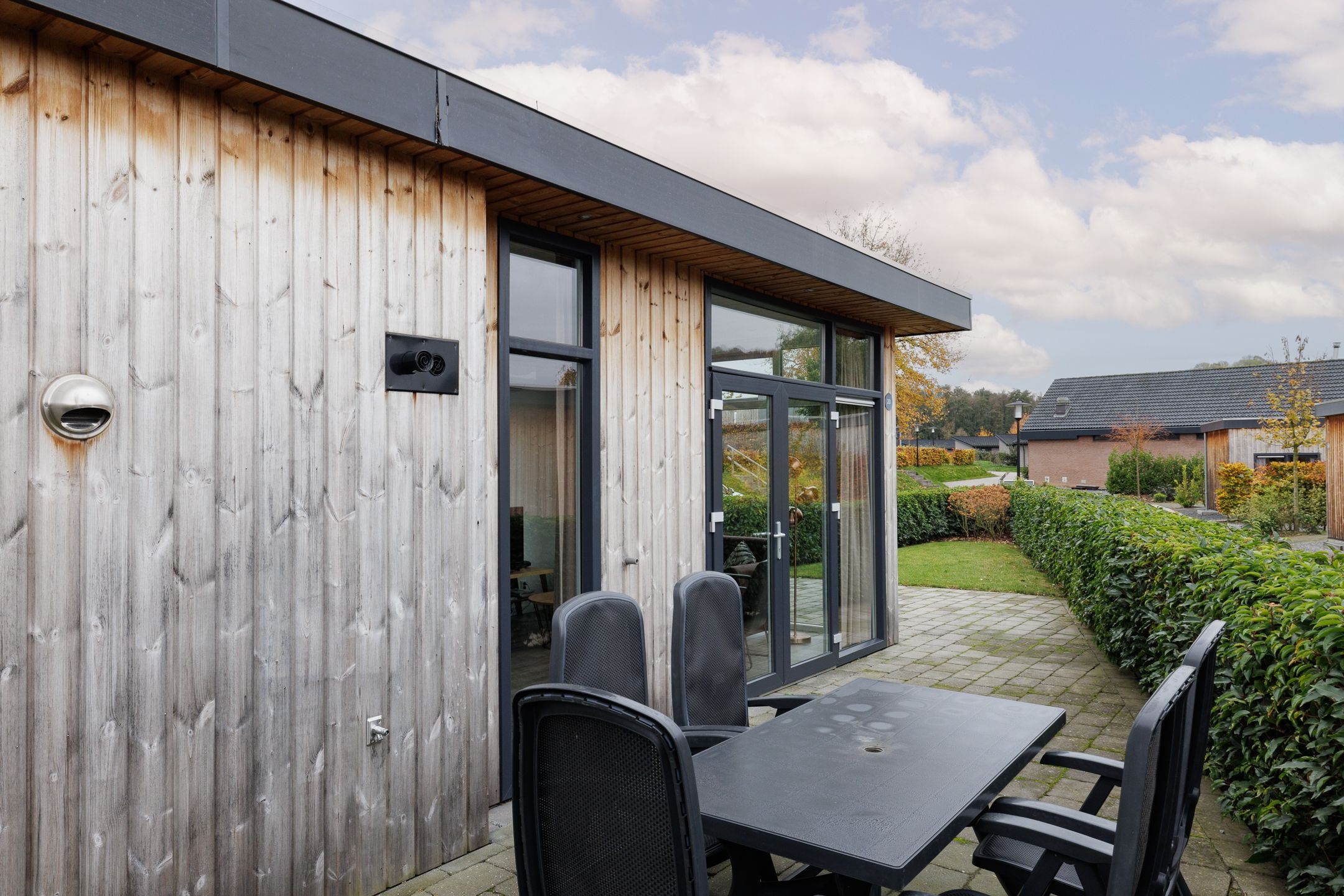 2-bedroom freehold villa in Schin op Geul — photo 3 of 5