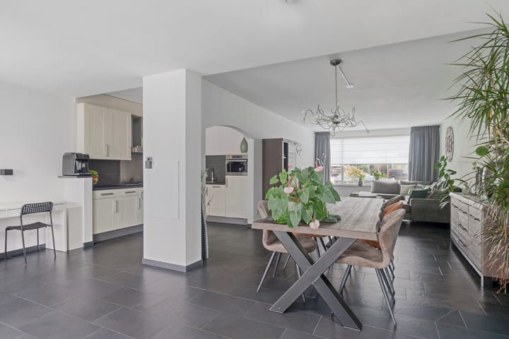 Photo 11 of Aziëlaan 55