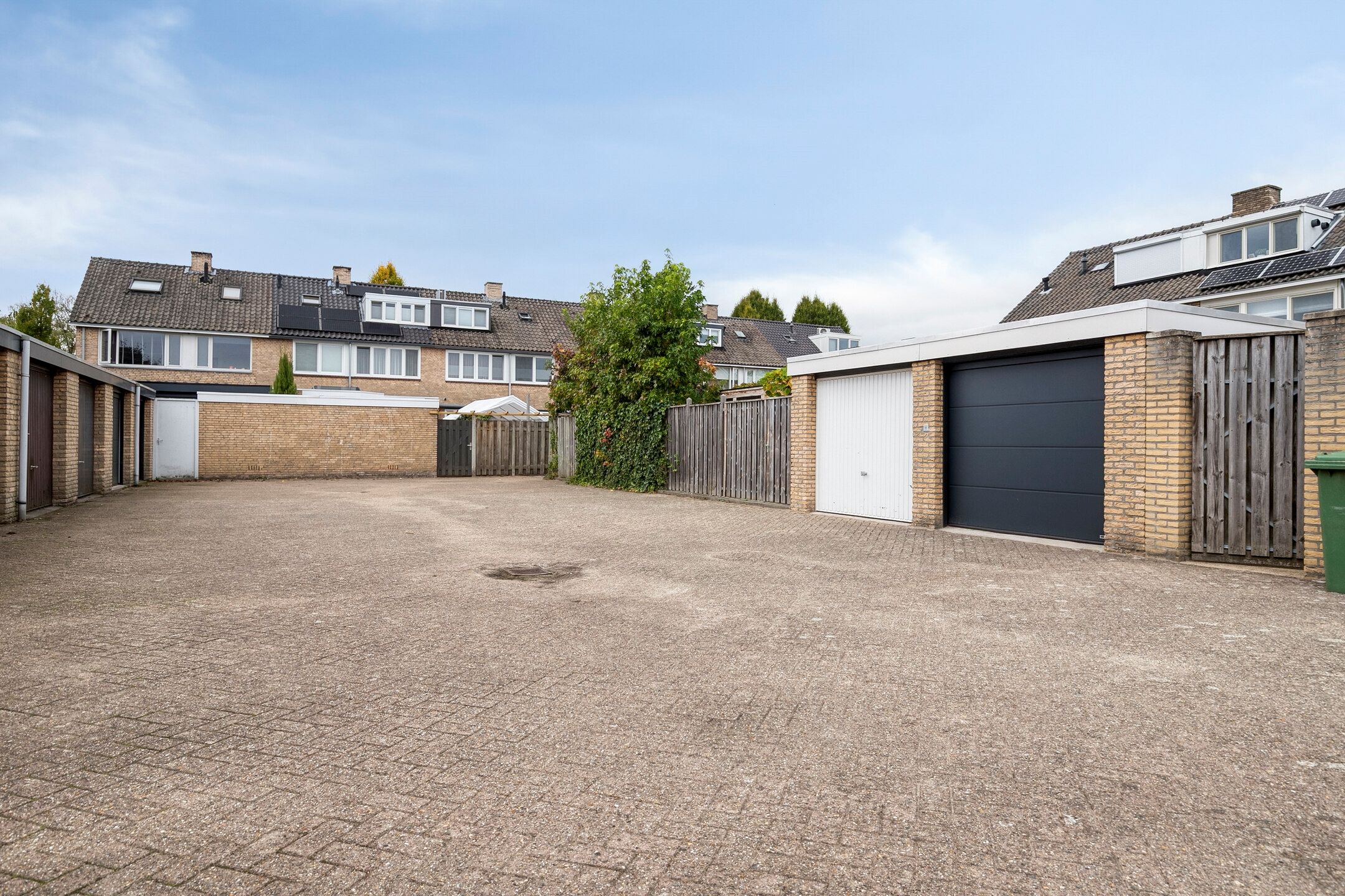 Photo 33 of Aziëlaan 55