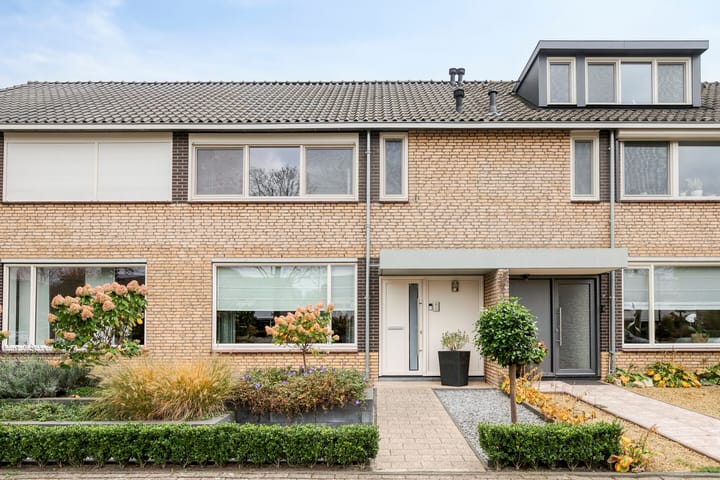 Photo 37 of Aziëlaan 55