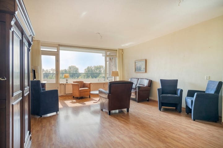 Photo 6 of Haringvlietstraat 191