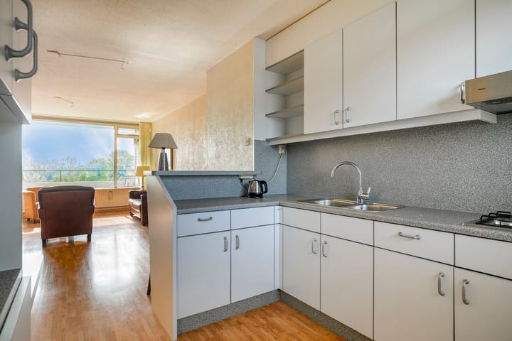 Photo 10 of Haringvlietstraat 191