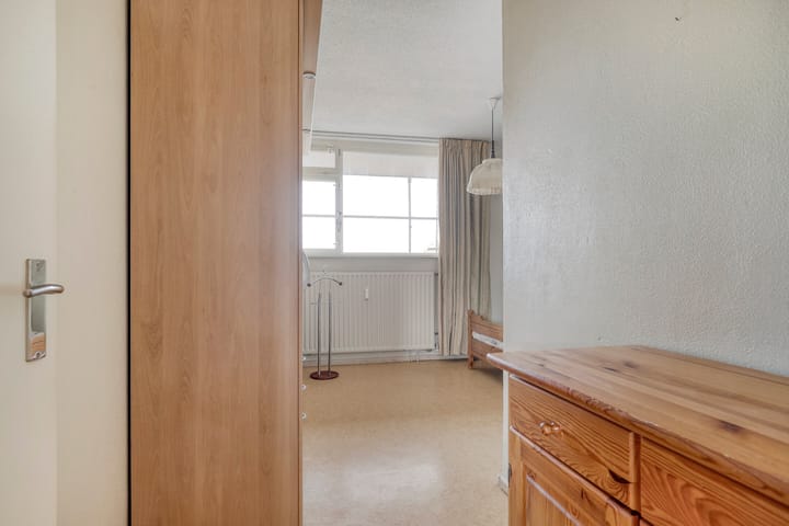 Photo 14 of Haringvlietstraat 191