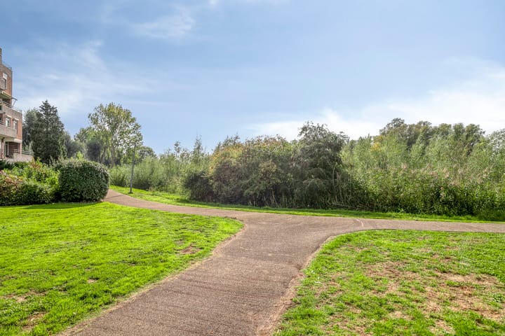 Photo 24 of Haringvlietstraat 191