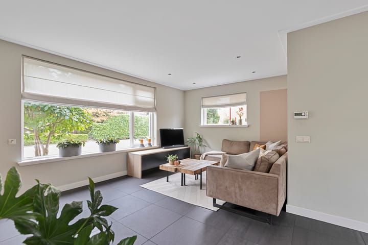 Foto 5 van van den Berghweg 8