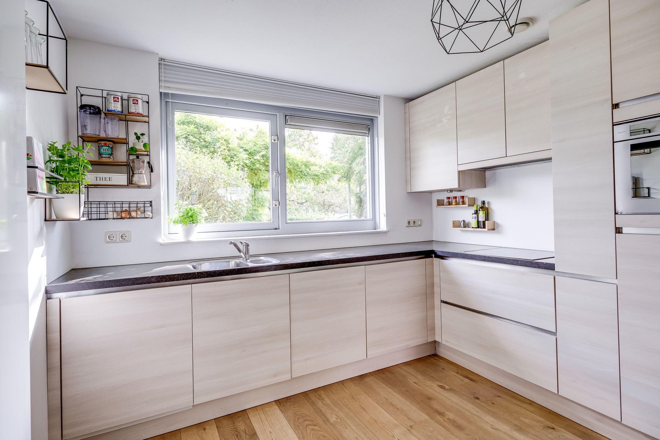 Foto 15 van Westraklaan 10