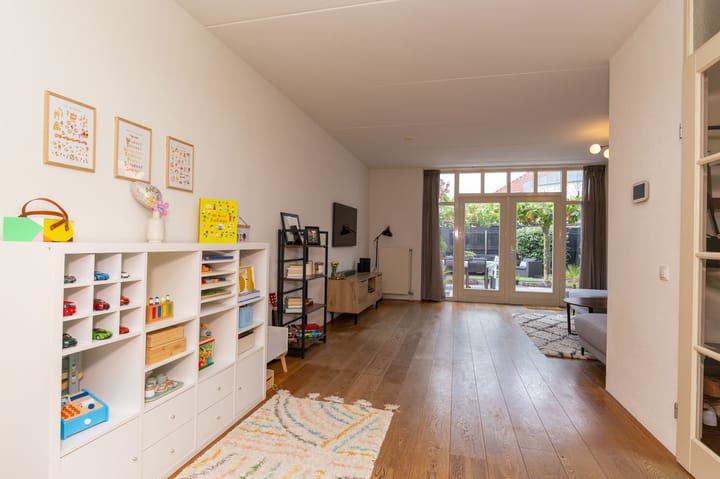 Photo 11 of Mari Andriessenhof 24