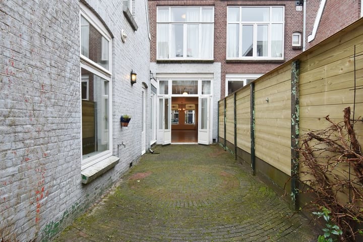 Foto 18 van Van Loostraat 98