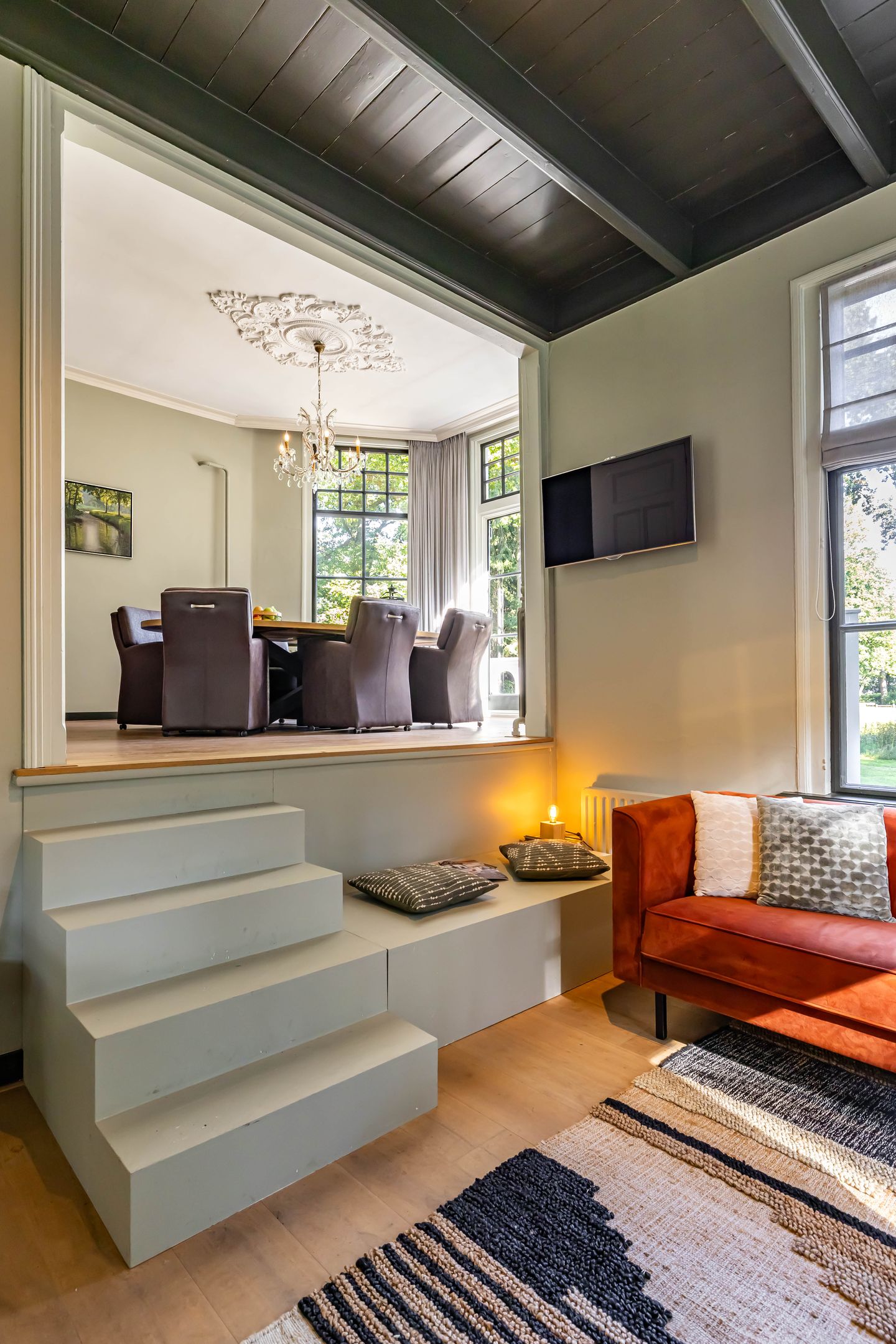 294.jpg?options=width=1440