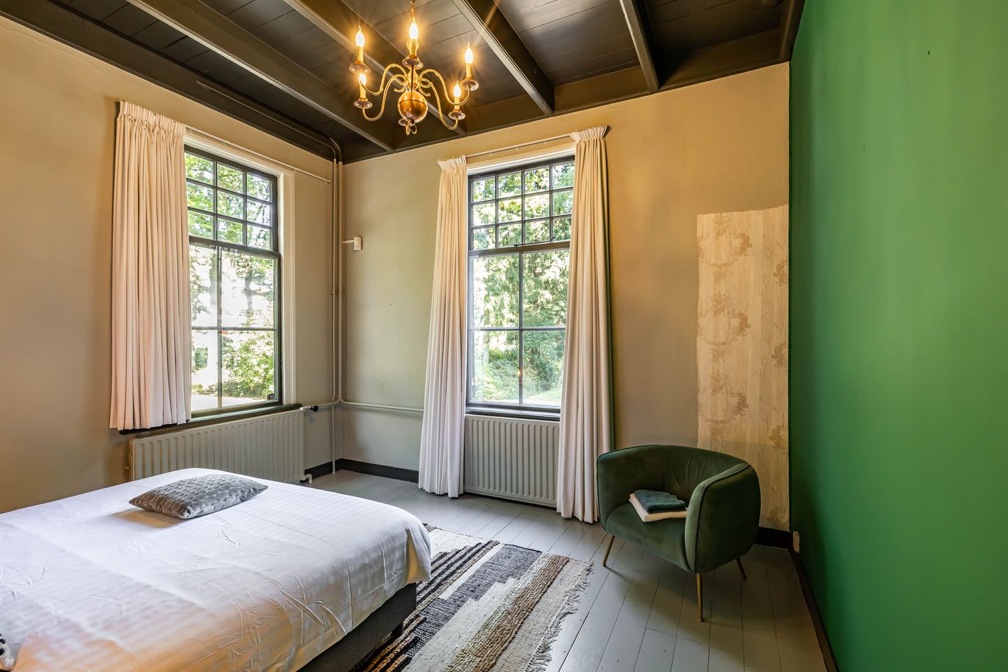 306.jpg?options=width=1440