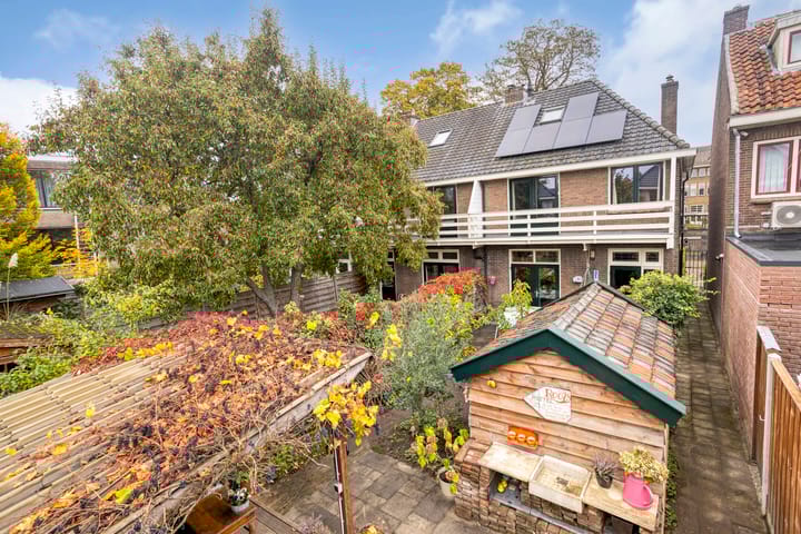 Photo 2 of Van Calcarstraat 25