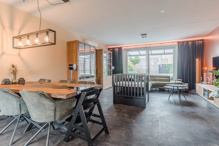 Foto 15 van Johan de Wittstraat 36