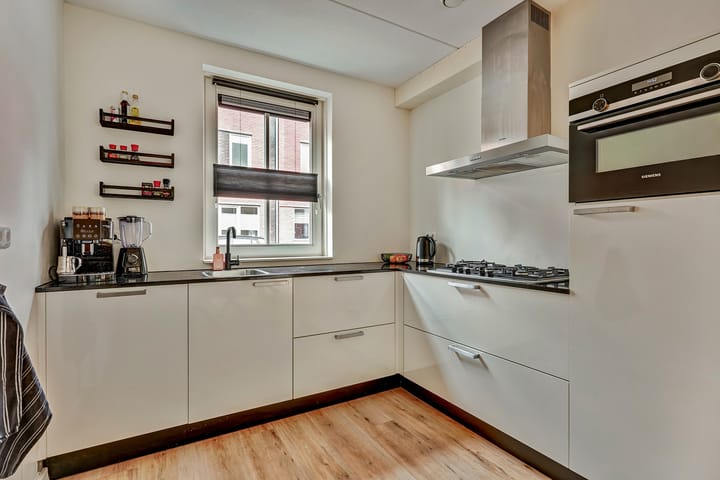 Photo 3 of Begoniastraat 25