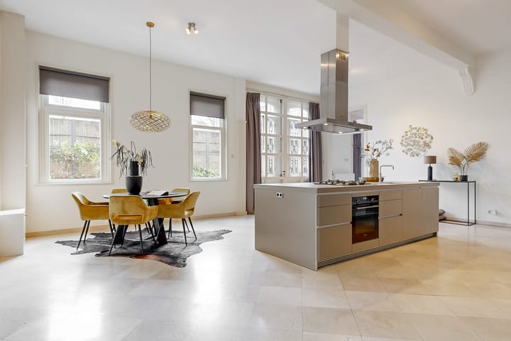 Photo 2 of Van de Spiegelstraat 21-A