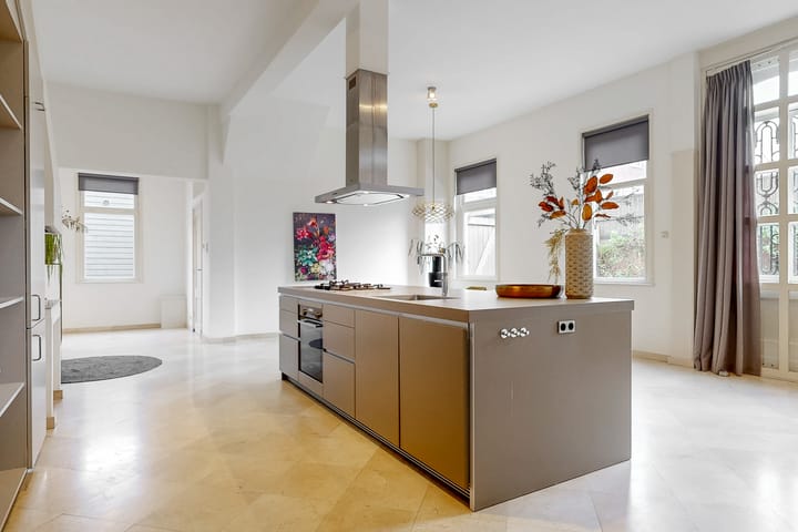 Photo 4 of Van de Spiegelstraat 21-A