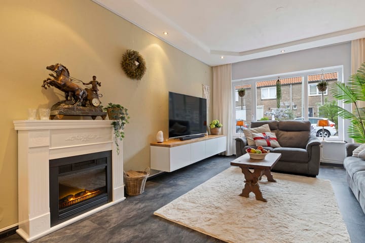 Photo 11 of Van Goudoeverstraat 58