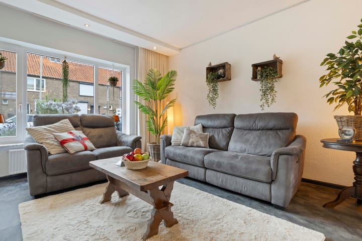 Photo 12 of Van Goudoeverstraat 58