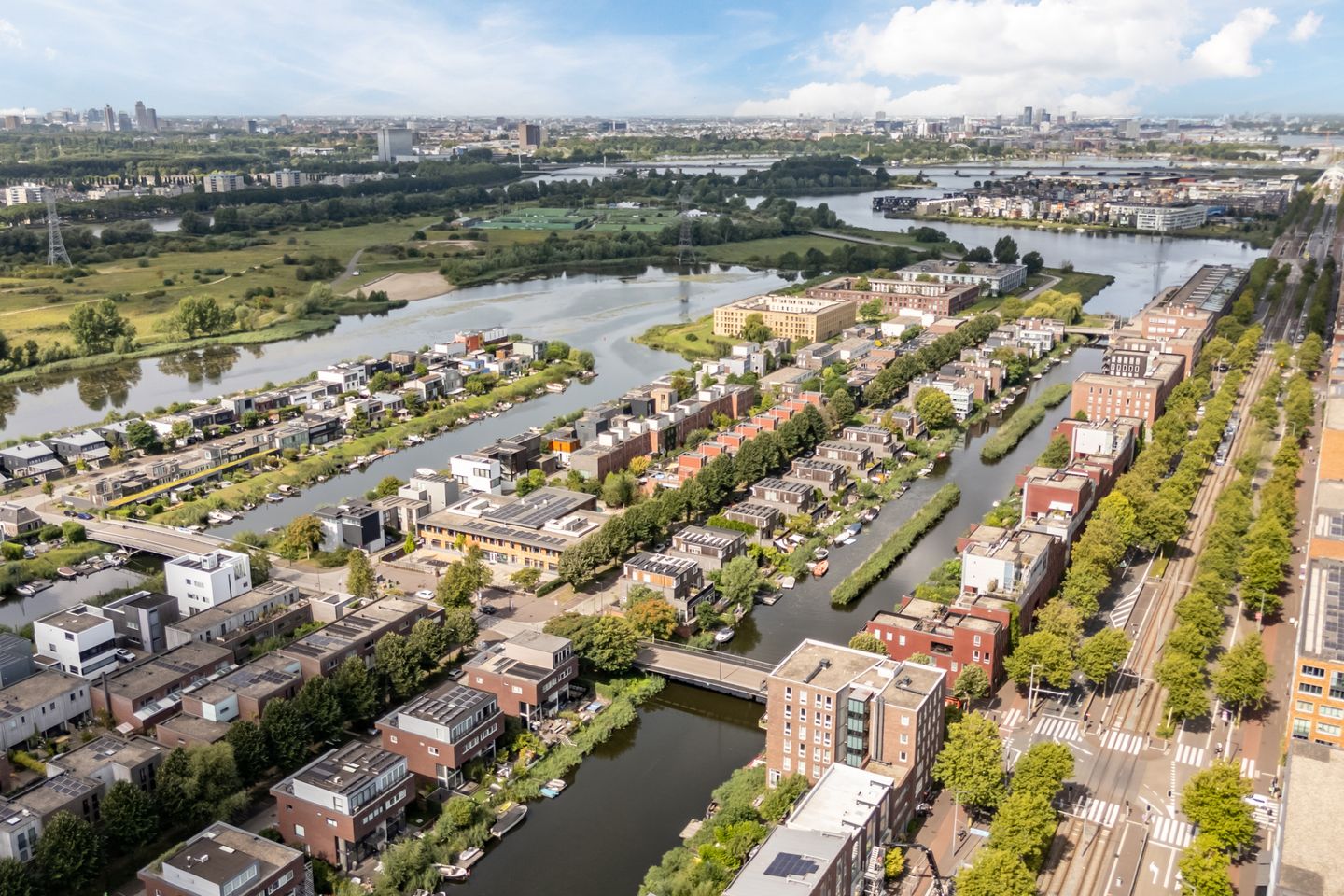 Foto 44 van Maria Austriastraat 853