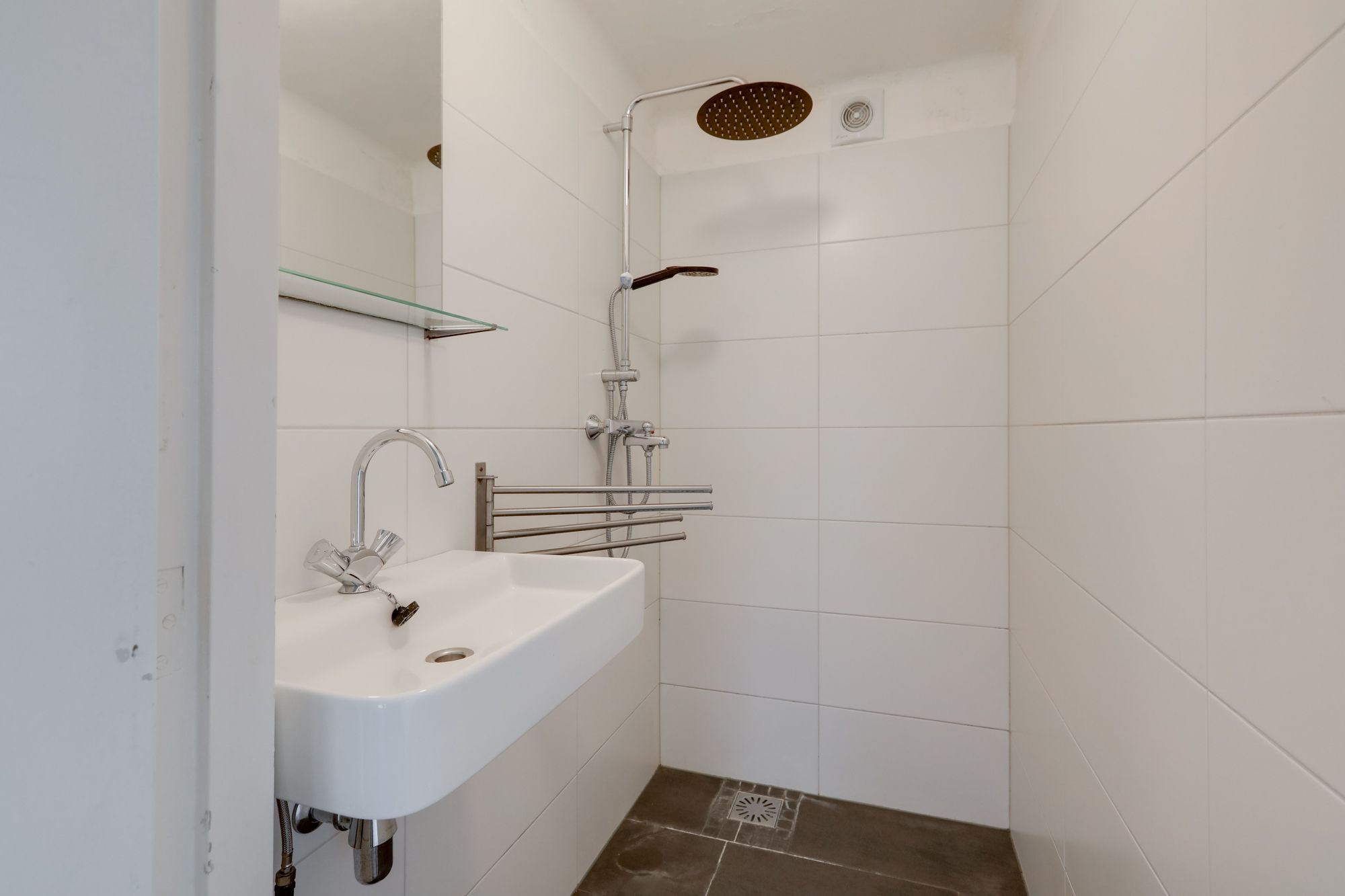 Foto 27 van van Schaikstraat 6-C