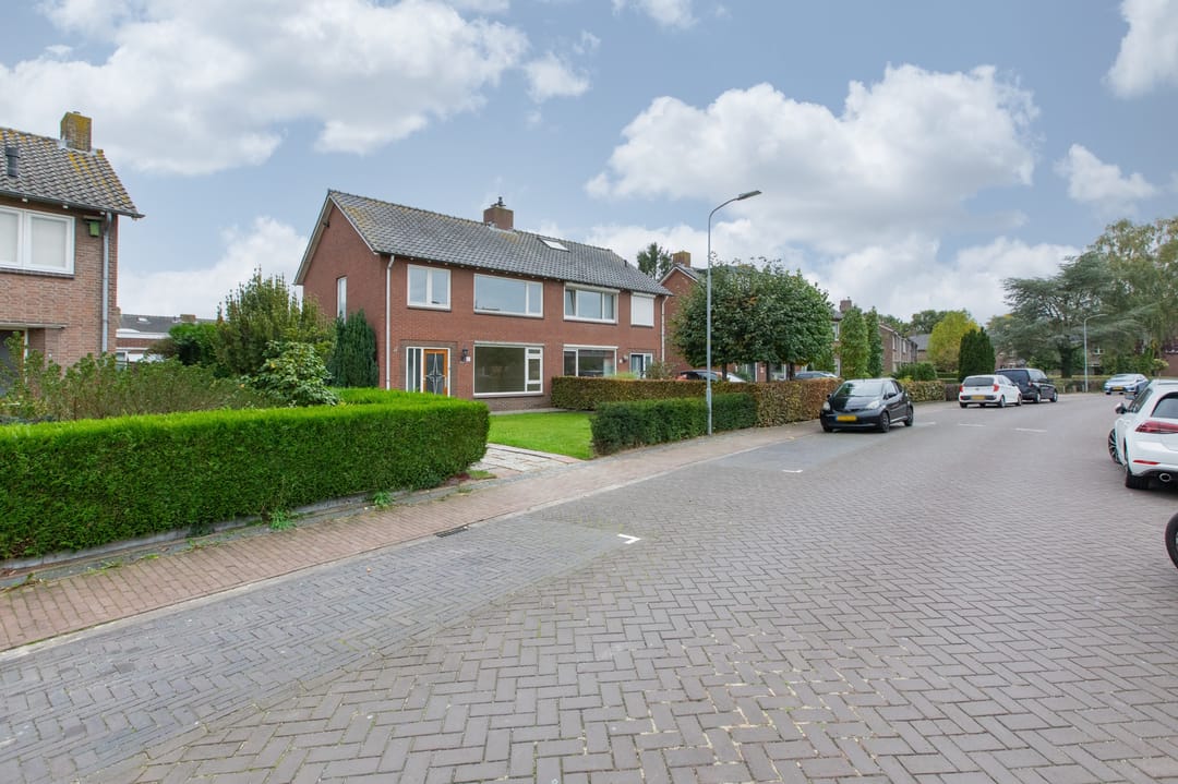 Foto 46 van van Schaikstraat 6-C