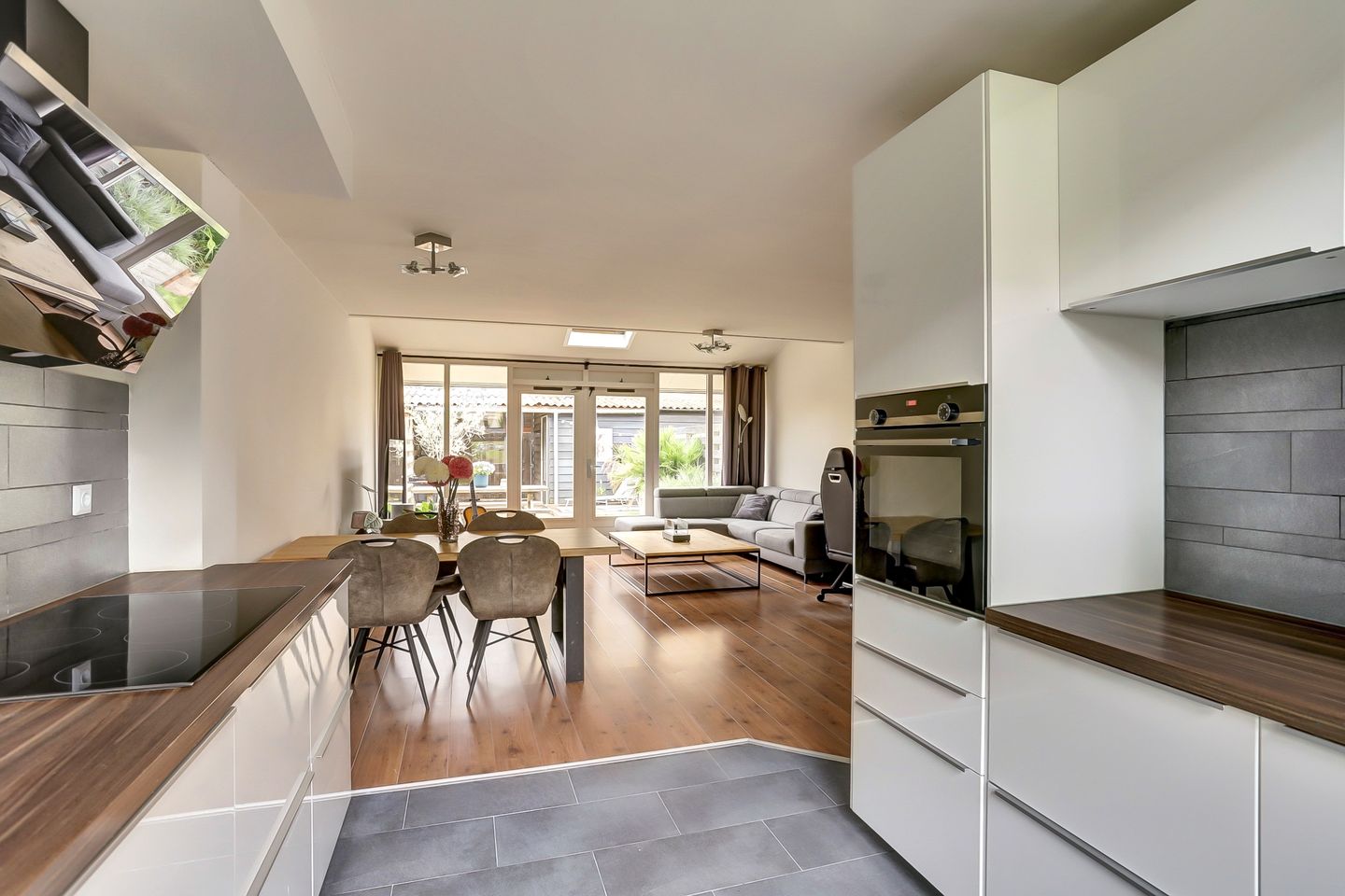 Foto 10 van Corridor 49