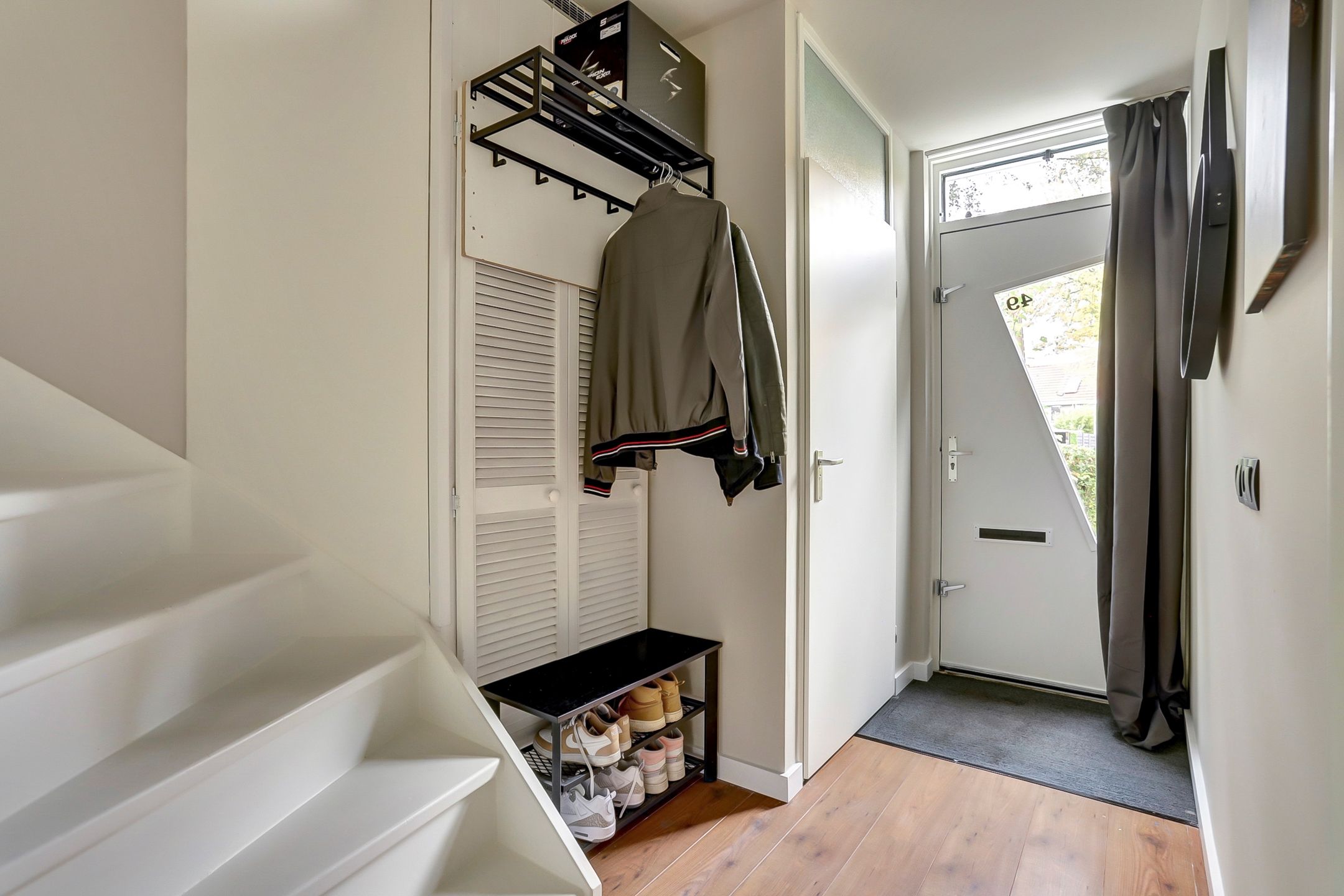 Foto 12 van Corridor 49