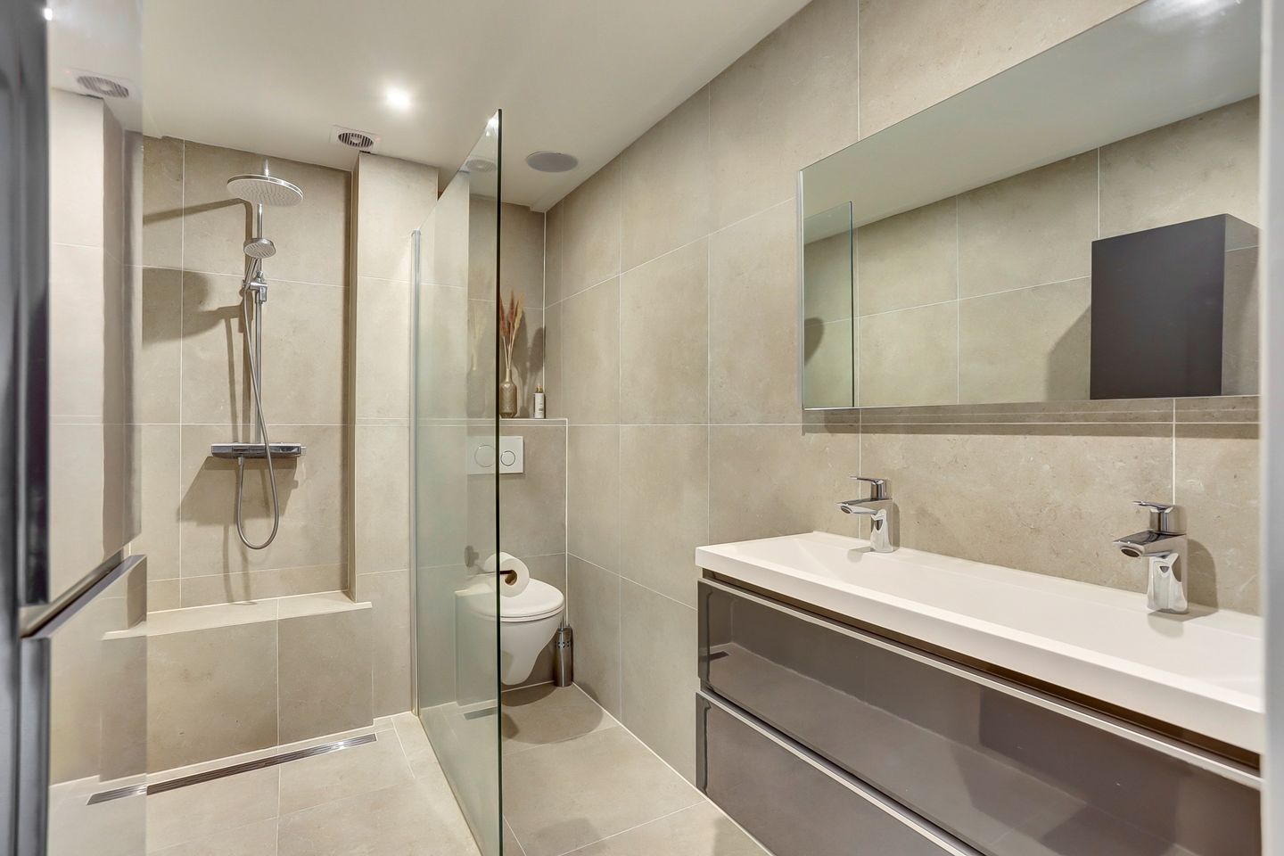 Foto 19 van Corridor 49