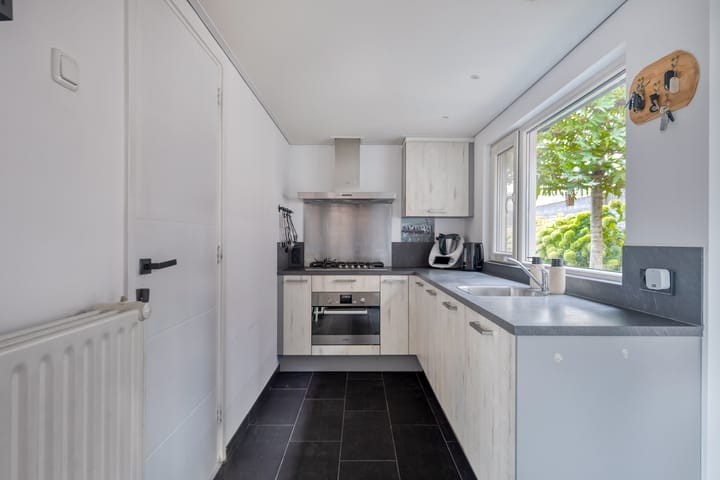 Photo 3 of Poppestraat 56