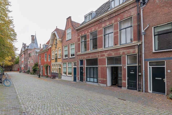 Pieterskerkhof 18, Leiden