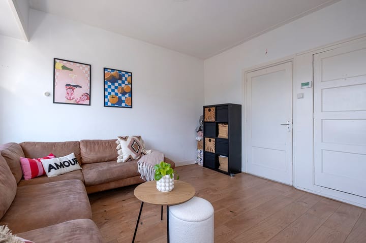 Photo 10 of Paterswoldseweg 42-B