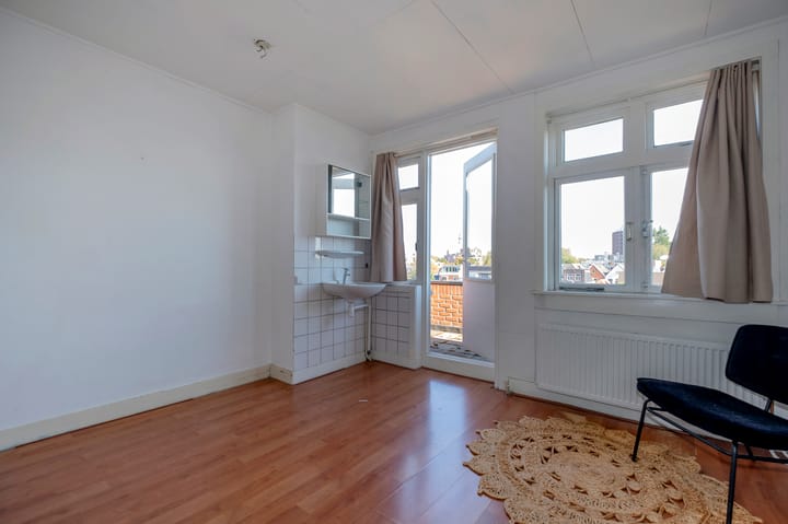 Photo 25 of Paterswoldseweg 42-B