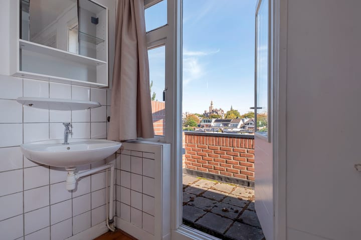 Photo 26 of Paterswoldseweg 42-B