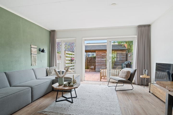 Photo 2 of Vonderstraat 105