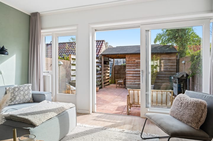 Photo 3 of Vonderstraat 105