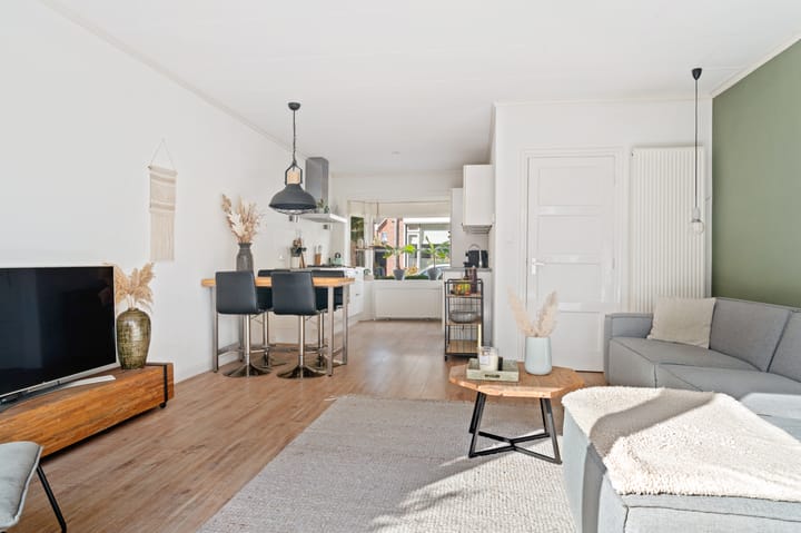 Photo 5 of Vonderstraat 105