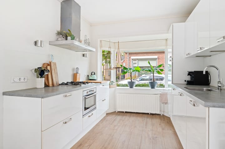 Photo 7 of Vonderstraat 105