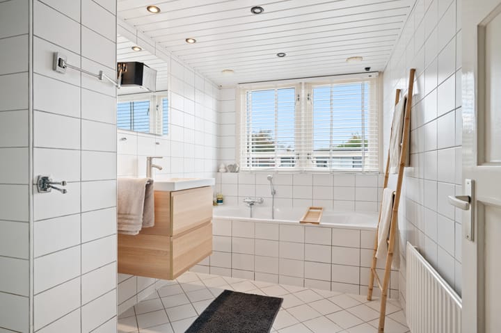 Photo 14 of Vonderstraat 105