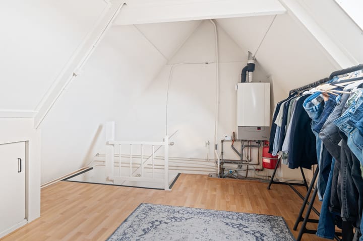 Photo 19 of Vonderstraat 105