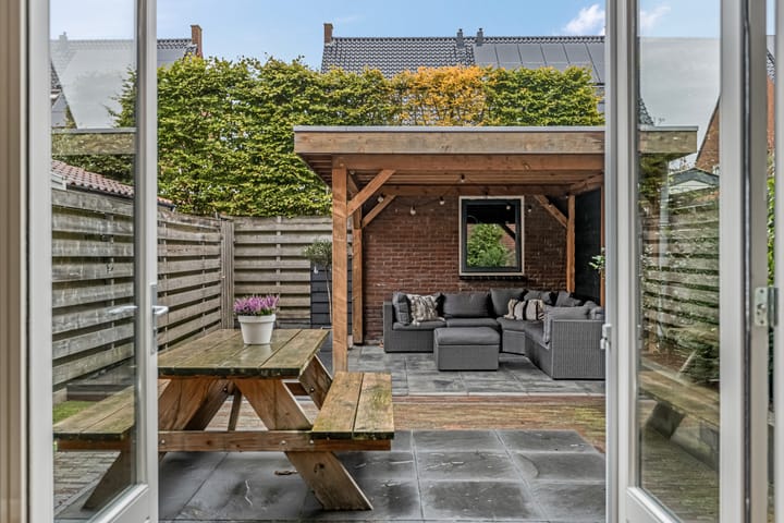 Foto 36 van Esdoornlaan 25