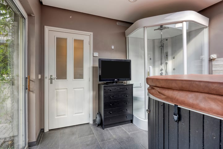 Foto 8 van Elzenstraat 3