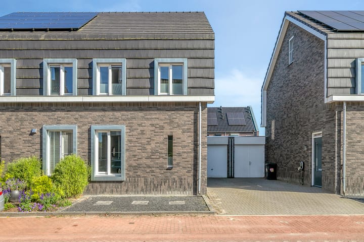 Photo 2 of Sperwerstraat 6