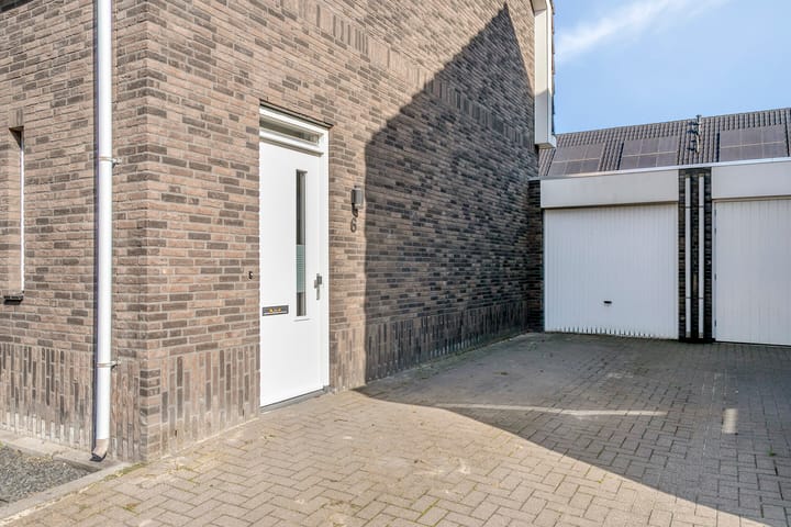 Photo 4 of Sperwerstraat 6