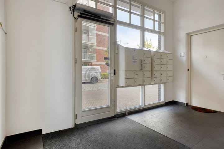 Foto 6 van Frontonstraat 35