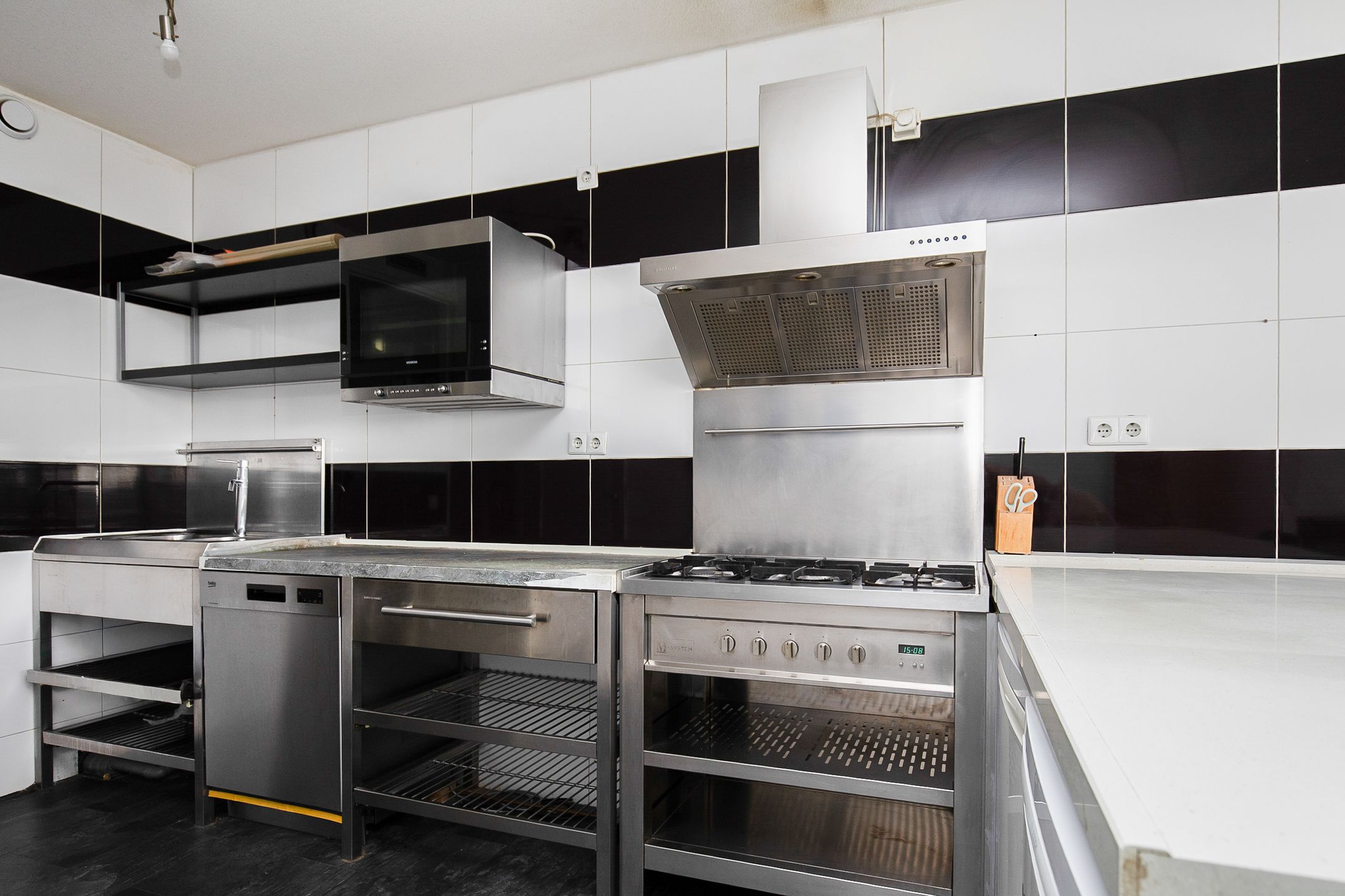 Photo 9 of Raadhuisplein 44