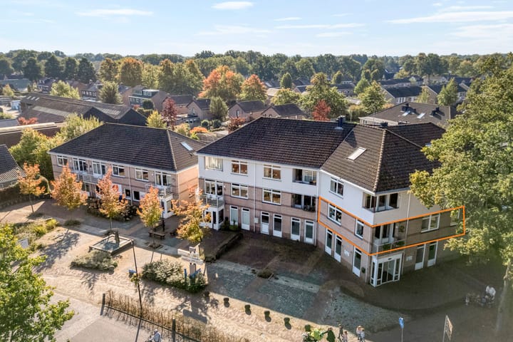 Foto 1 van Lesturgeonplein 22