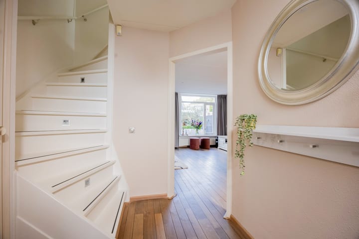 Foto 10 van Aronskelk 51