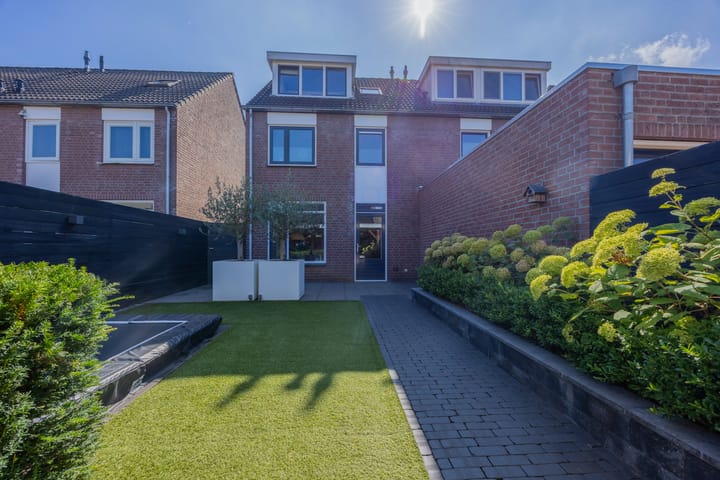 Foto 39 van Aronskelk 51